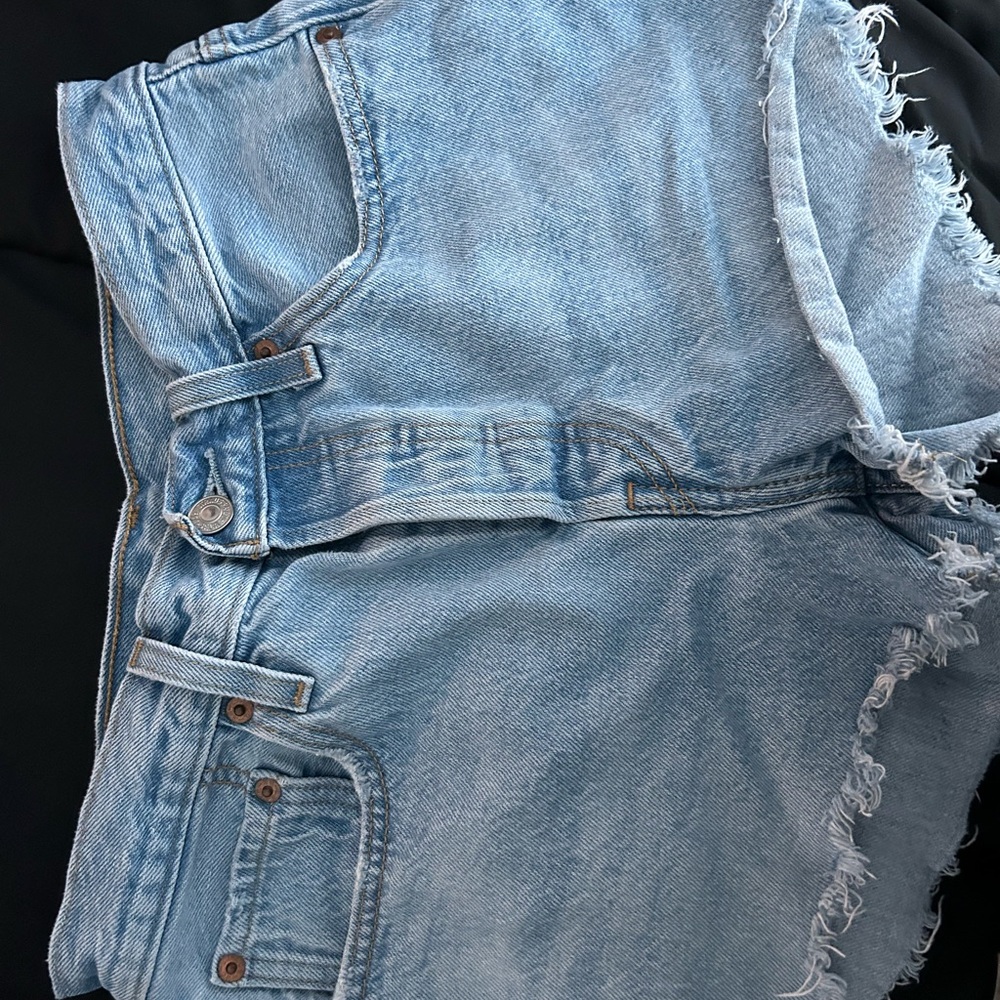 Light Wash Levi’s 501 Shorts